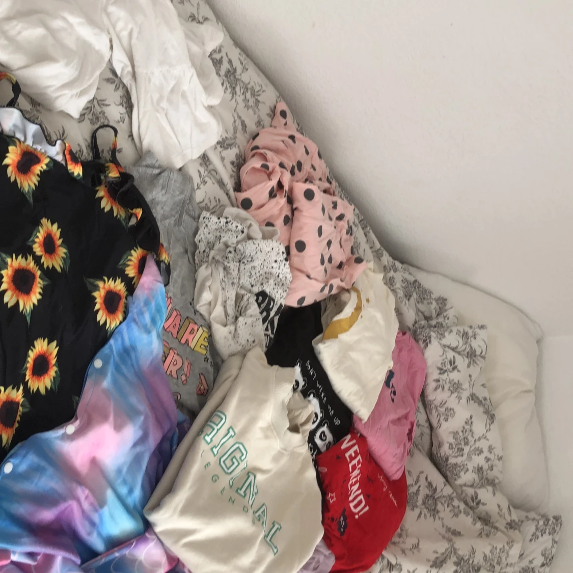 Massa kläddplag/pyjamas och toppar. - 90