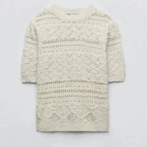 Zara topp - Superfin stickad tröja från Zara! Säljer då jag inte får användning för den! Nyskick!🩷💖