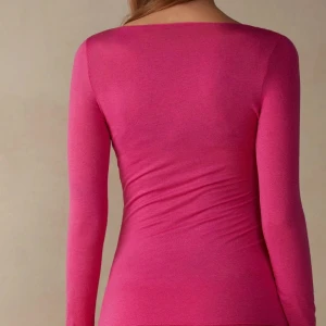 Intimissimi tröja  - Säljer min nästan helt nya intimissimi tröja då jag inte har användning av den längre. Färgen är även svår att få tag på. Pris går att diskutera ❤️ 