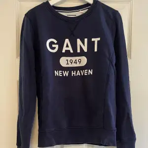 Säljer nu min tröja från Gant som då inte kommer till någon användning. Bra skick, 9/10. Nypris 1200kr.