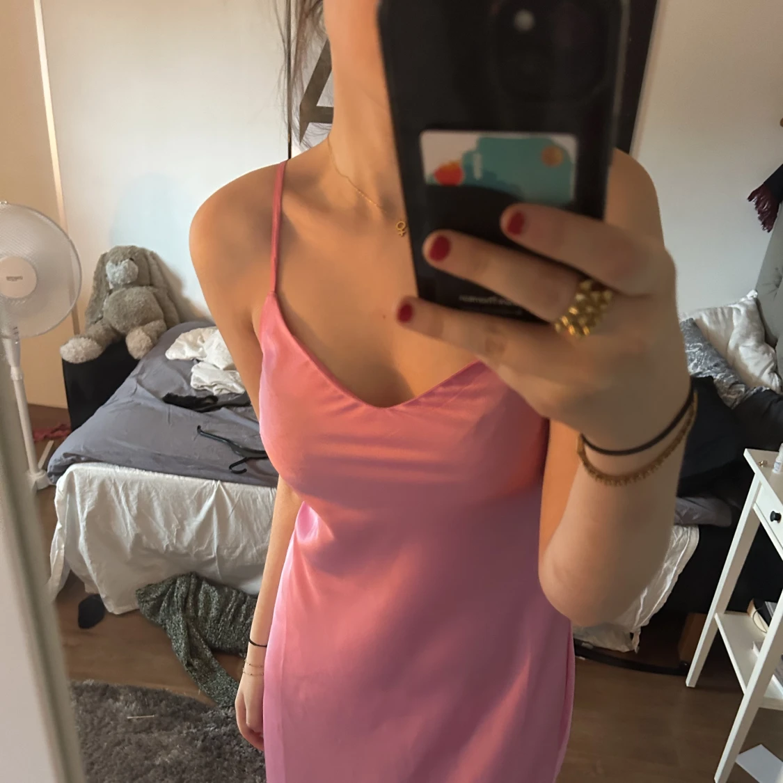 Rosa satin klänning