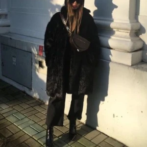 ONLY fur jacket - Svart pälsjacka från ONLY i storlek M (36-38) 