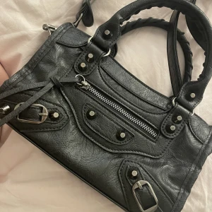 Väska - Säljer en väska som är i bra skick.💕