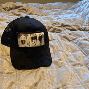 Emilio pendenza keps - Hej säljer min Emilio pendenza keps för att jag inte passar bra i den. Den är använd 3-5 gånger