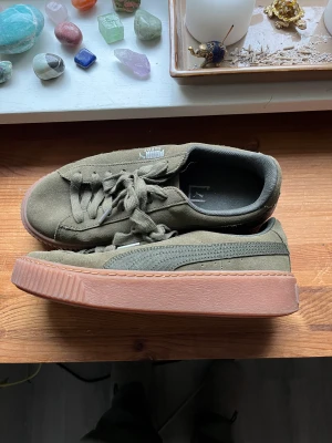 Puma skor - Snygga skor ifrån puma som enbart stått i garderoben och är som sprillans nya. 