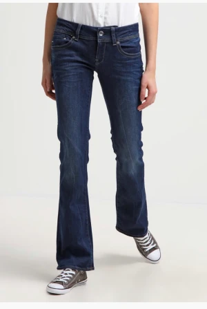 G star jeans! - Säljer mina as snygga G-star jeans då de tyvärr inte kommer till användning💓 använt ett fåtal gånger så är som nya! Nypris 1000kr, men säljer för 450 kr💗💗Lågmidjade och bootcut! Är storlek S men skulle säga att de passar än M också