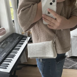 Zalando väska - super fin väska från Zalando, fint skick använd max 3 gånger💖 !!TRYCK PÅ KÖP NU!!