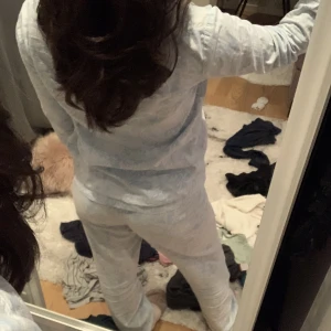 Pyjamas set  - Fina pyjamas har inte använt dom så mycket. 