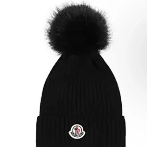 Söker Efter en sån mössa - Söker efter en sån mössa för max 300/400 kr. hör av dig om du har en sån ”Läs innan du skriver för jag söker efter sån inte säljer”