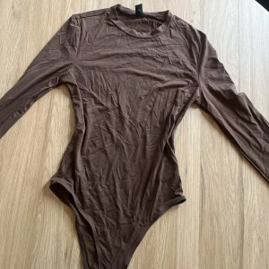 Bodysuits  - Oanvända, 60kr för båda 