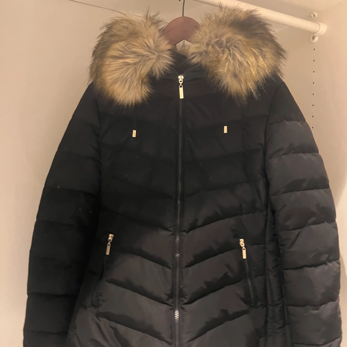 Vinterjacka med pälskrage