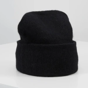 Mössa - Svart mössa från samsoe samsoe, knappt använd