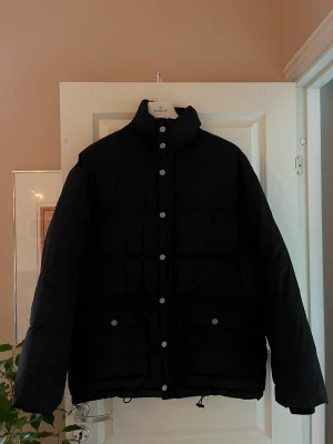 Dunjacka HOPE  - Dunjacka från HOPE. Nypris: 4000kr  46 MAN/ 38 WOMEN 