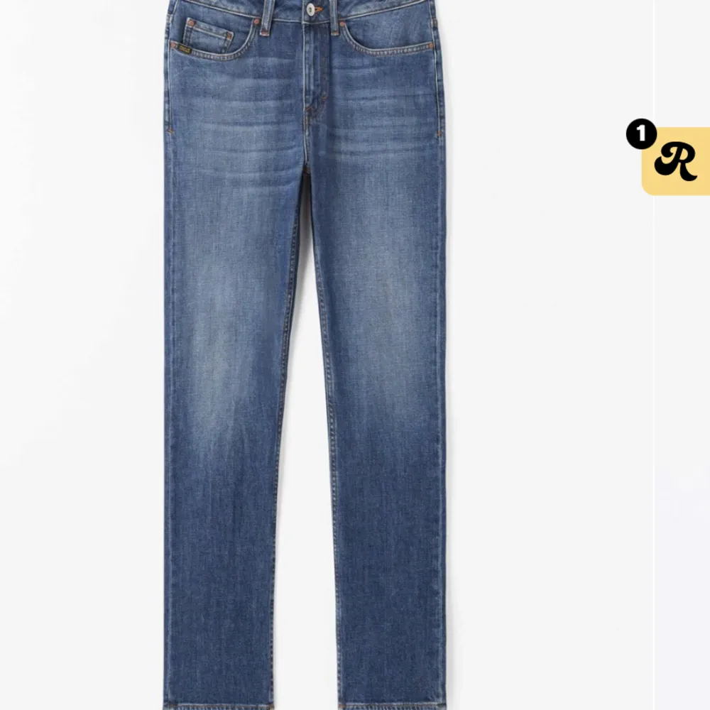 Jätte fina jeans, väldigt bra skick. Säljer för att jag behöver pengar och redan har jeans i denna färg. Pris kan diskuteras. Nypris är 1700kr. Jeans & Byxor.