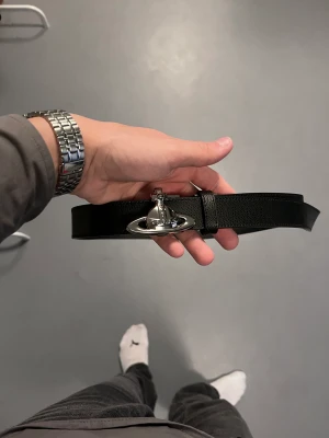 Vivenne westwood bälte(rep) - Jätte fin vivi bälte(rep) Direktköp går vid rätt pris!