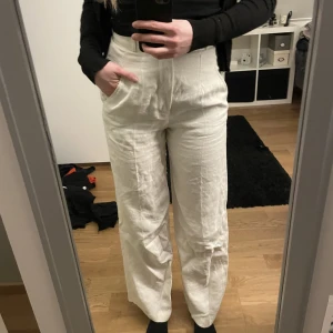 Linnebyxor  - Fina linnebyxor från zara, dock för små för mig i midjan