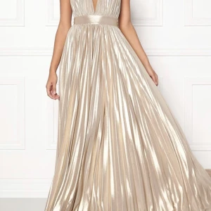 Balklänning  - Balklänning från bubbleroom, drömmigt vacker, använd 1 gång, nypris 1600