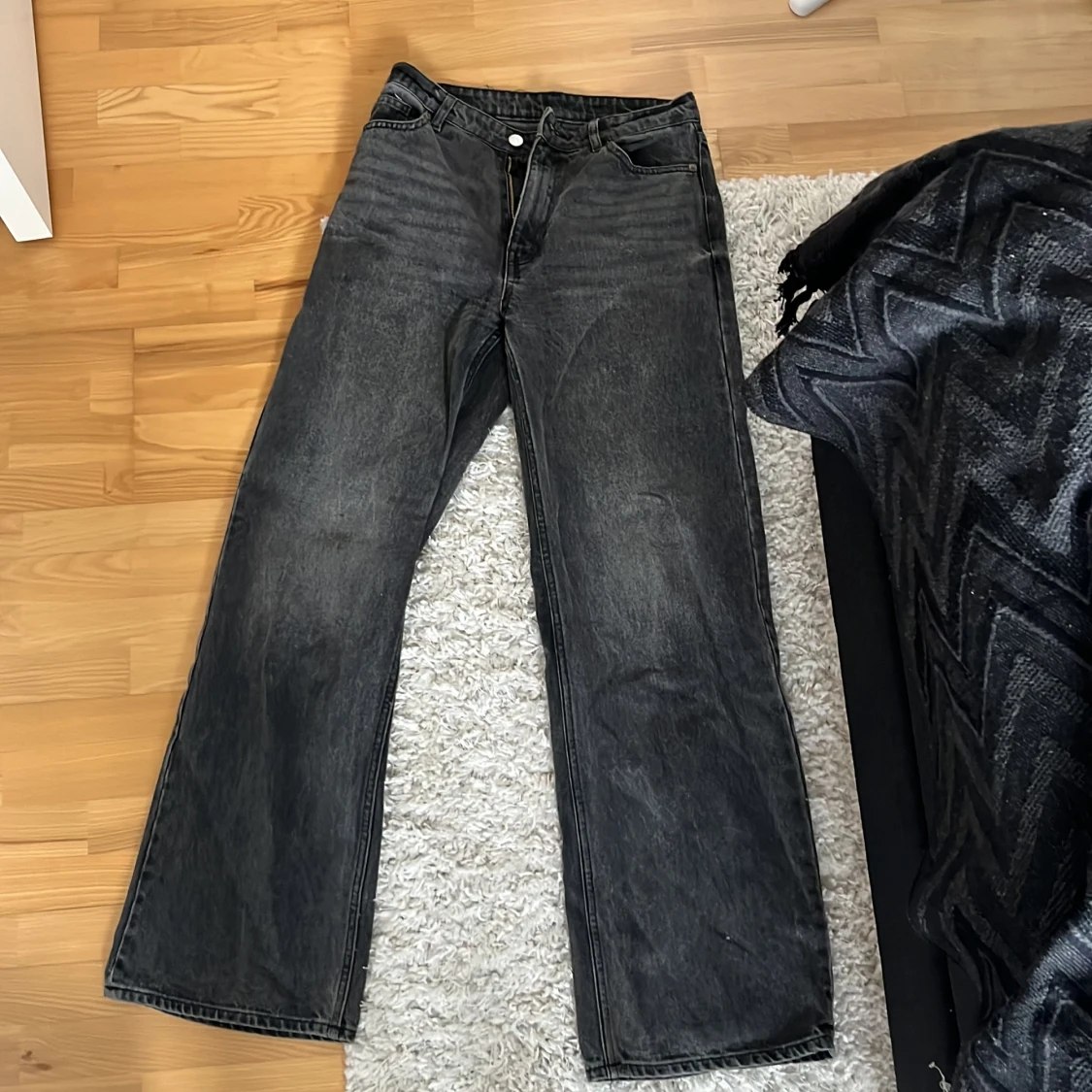 Grå monki jeans 