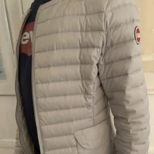 Colmar jacka - Säljer min colmar jacka som tyvärr inte passade, endast använd en gång så mycket bra skick. Såklart äkta, köpte på colmars hemsida, strl 38. Säljer pga det har gått för lång tid för att kunna lämna tillbaka! Pris kan diskuteras 🥰