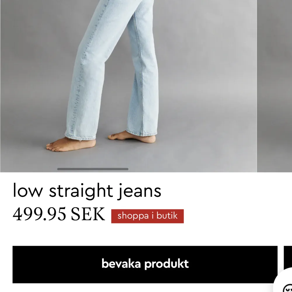Jätte fina jeans från Gina tricot som är helt slutsålda,, aldrig använda endast testade då det inte riktigt var min stil 💘pris kan diskuteras!! . Jeans & Byxor.