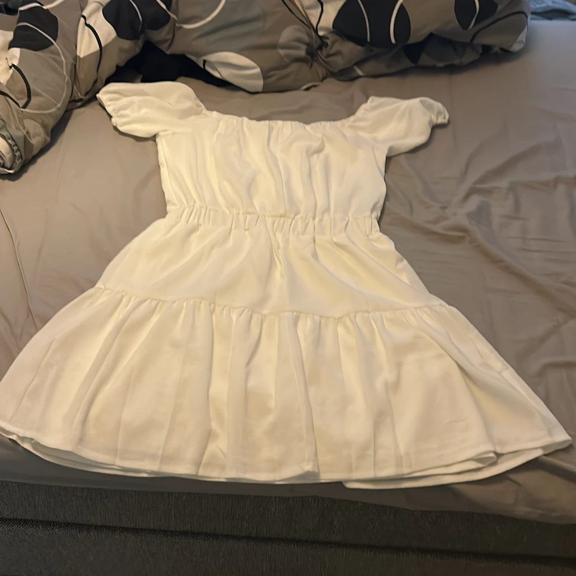 En vit klänning  - 91