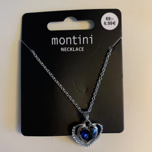 Silver halsband  - Silvrigt halsband som är oöppnat, nypris 69kr mitt pris 30kr