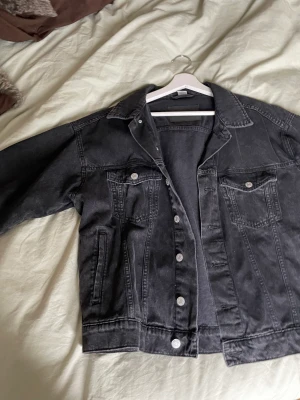 Oversized jeansjacka - Boyfriend fit jeansjacka perfekt till våren 