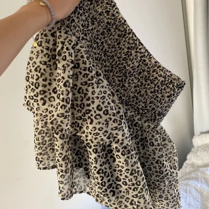 Volang kjol - Söljer en söt kjol från Kappahl i storlek 170. Som en XS/S. Superbra skick!❤️