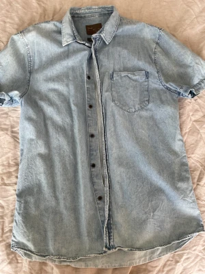 Denim kortärmad skjorta från Zara - Denim skjorta kortärmad