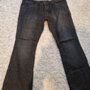 Svarta jeans  - Använt fåtal gånger 