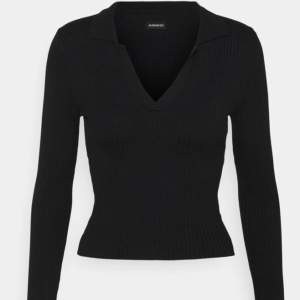 Säljer en svart ribbad tröja från Even&Odd, aldrig använd! 🖤 Strl: S, Köpt för 269, säljer för 150kr! 