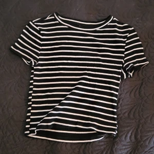 Cropedtop  - Knappt använd