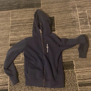 Sail raicing kofata - Tröja e xs men passar S