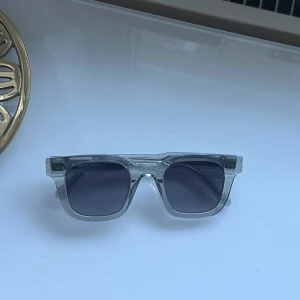 Chimi 04 - Chimi 04 i färgen grå. Tyvärr finns inte boxen kvar