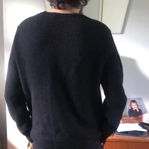 Tröja  - Säljer denna tröja då den inte kommer till användningen den är xxl men funkar som m väldigt bra kvalitet. Hör av dig om du är intresserad 😊