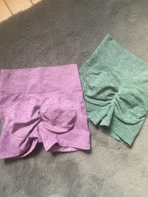 Tränings shorts  - Endast de rosa kvar! Sitter jättefint och ör oanvända!
