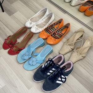 Säljer massa skor!!! 😍Finns annonser för alla skor ute nu 🙈✨150-200 KR STYCK❗️