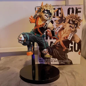 My Hero Academia Bakugo Katsuki Anime Manga Figur - Hjälper en vän sälja sin my hero academia bakugo figur<3 helt felfri! Frakt betalas av köparen och TRYCK EJ PÅ KÖP NU PÅ DENNA ANNONS DÅ BARA SWISH GÄLLER!<3 