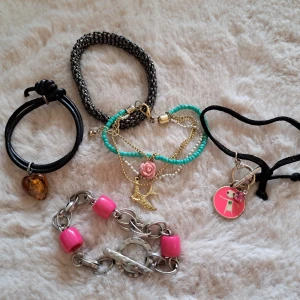 Söta armband  - Armband 15kr/st