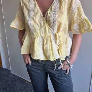 Blus - Så söt blus som tyvärr inte kommer till användning längre 