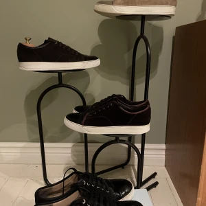 Lanvin skor  - Hej säljer nu alla 4 lanvin skor. Svarta uk11 Bruna uk10 Beige uk10 Vinröda uk10