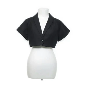 Svart kofta - Svart kofta från H&M🩷 Kom privat för fler bilder💘💘