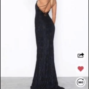 Bal/bröllops- klänning  - Endast använd vid ett tillfälle. Legat i garderoben sen dess.   Köptes för 699 om jag inte minns fel 