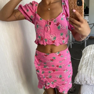 Rosa set  - ett set från zara. Fint skick 