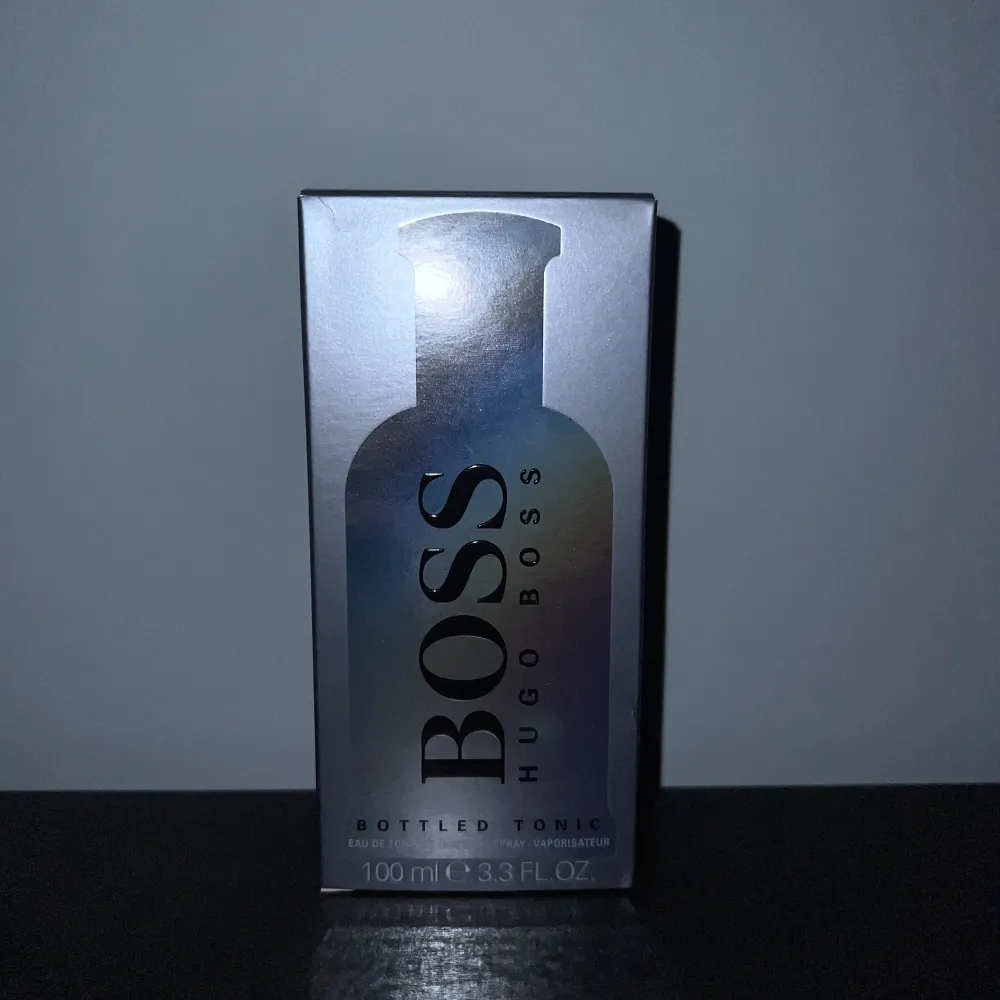 Hugo boss herrparfym bortled tonic. Luktar super gott! Men kommer inte till användning för jag använder andra parfymer. Nypris cirka 650kr. Köpare står för frakt och pris kan såklart diskuteras.. Parfym.