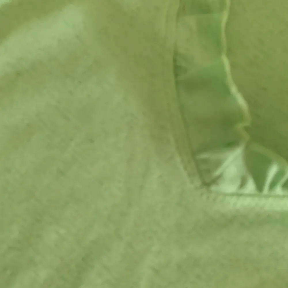 🪩 Vintage linne i härlig grön färg & fina detaljer. Inga defekter. 🪩. Toppar.