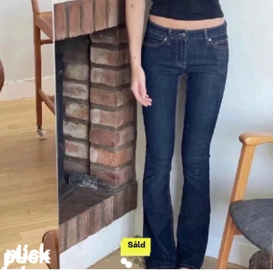 Lågmidjade bootcut jeans  - Superfina lågmidjade bootcut jeans från crocker💖