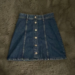 jeanskjol - jeanskjol från h&m 💕 knappt rörd