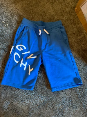 Givenchy - Givenchy shorts från nk
