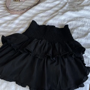 Svart kjol - Svart kjol 